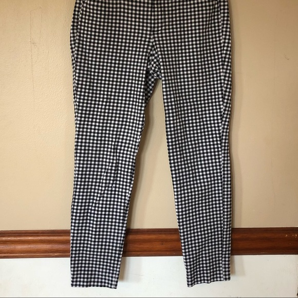 Old Navy Gingham Pixie Ankle Pants - Picture 3 of 7